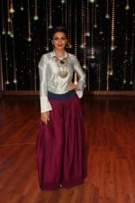 Sonali bendre on the sets of Zee TV India